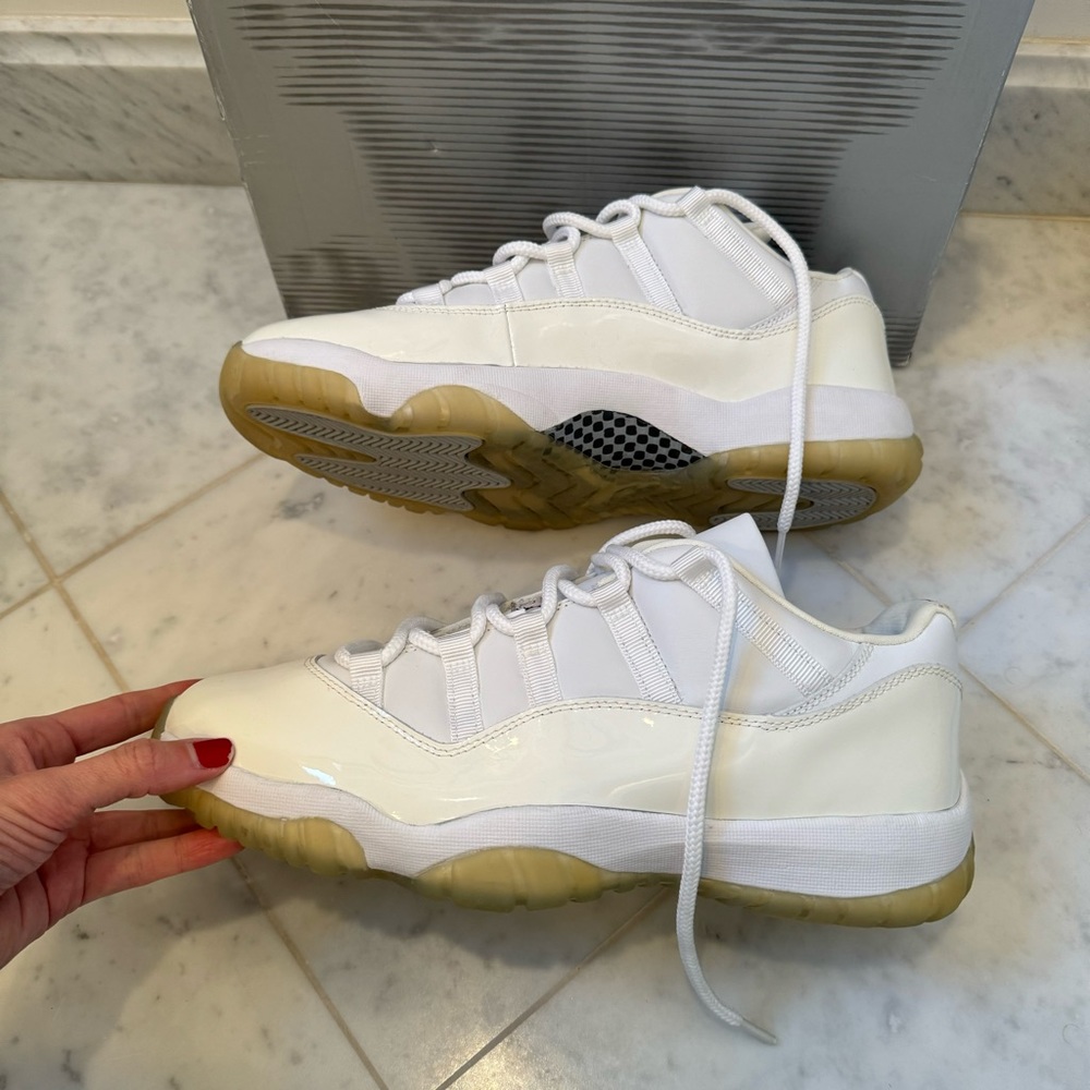 Air Jordan 11 Retro Low, White/ LT Grey Men’s
